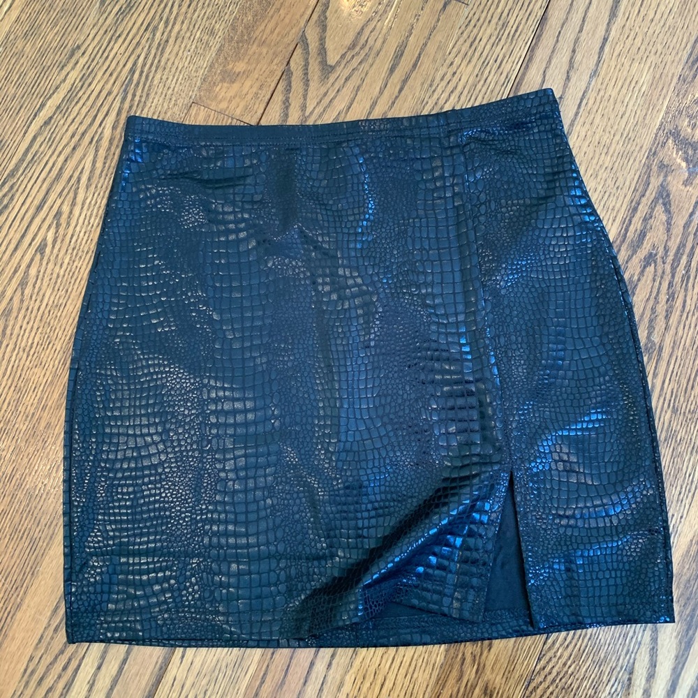 NWOT black faux leather skirt
